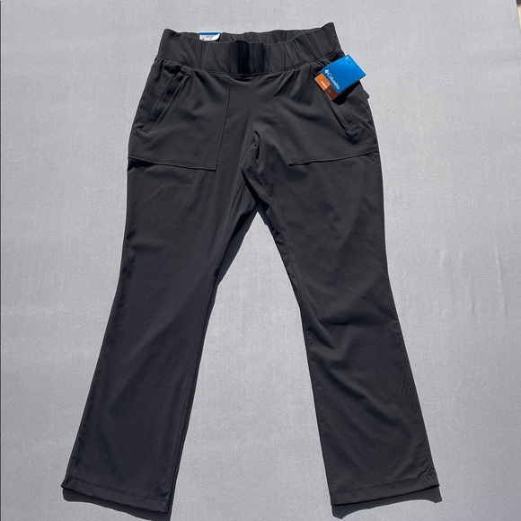 Columbia Women’s Straight Leg Omni Shade Black Activewear Pants - NEW - Picture 1 of 9